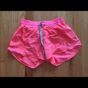 Lululemon Hottie Hot Short 4” Size 6